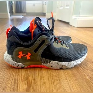 Under Armor training shoes - HOVR series - comfort foam sole. Black & orange!